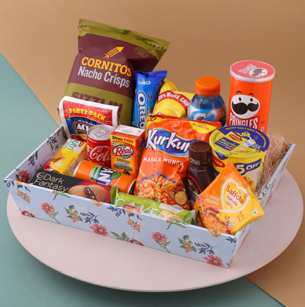 ASSORTED TREATS N DRINKS FESTIVE TRAY HAMPER