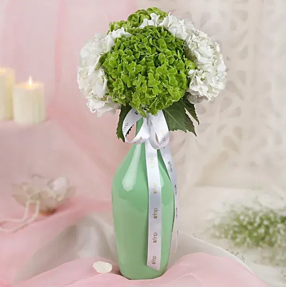 Hypnotic Nature Floral Vase