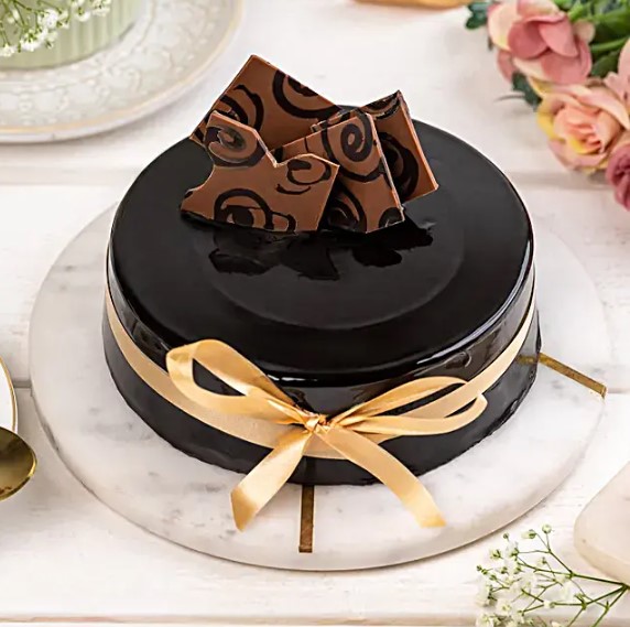 Decorated Chocolate Truffle Cake Half Kg
